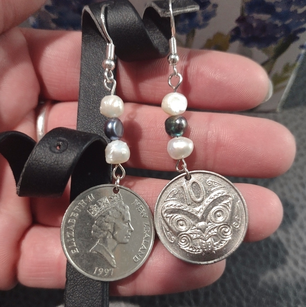 New Handmade 1997 New Zealand Queen Elizabeth II Pearl Accent Drop Hook Earrings